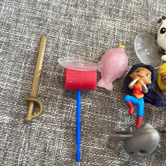 DC Super Hero Girls Mini Wonder Women and friends - Picture 2 of 5